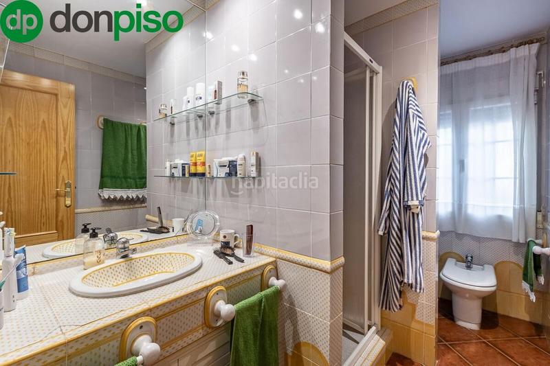 Foto 6fe0c7e6-2d3e-42b2-b10b-861f7b088d69. Haus mit pool in La Zubia Ciudad Zubia (La)