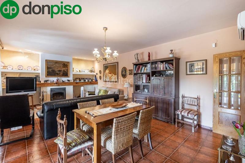 Foto 9814a6f4-511b-4cb4-a587-b556a1e2a79f. Haus mit pool in La Zubia Ciudad Zubia (La)