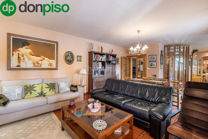 Foto f7543709-0524-47a9-abf6-f9d86fac5f92. Haus mit pool in La Zubia Ciudad Zubia (La)