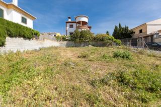 Terreny residencial  Calle mimbres. Solar en barrio monachil