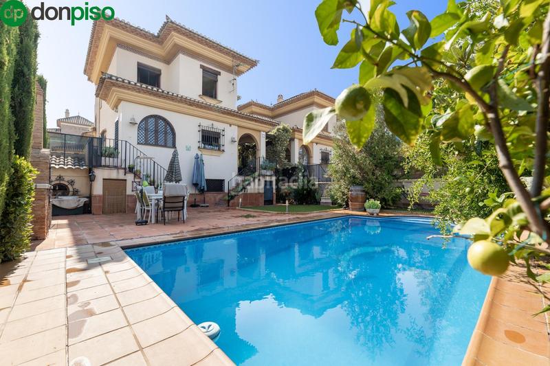 Foto ccf7ca98-2569-474c-acda-8aef0d241e6f. Chalet  independiente en el barrio para entrar a vivir! en Monachil
