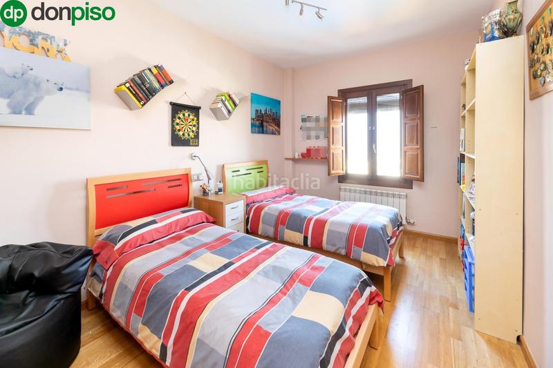 Foto d6d9a639-8943-4486-84a2-e32f818c0d36. Chalet  independiente en el barrio para entrar a vivir! en Monachil