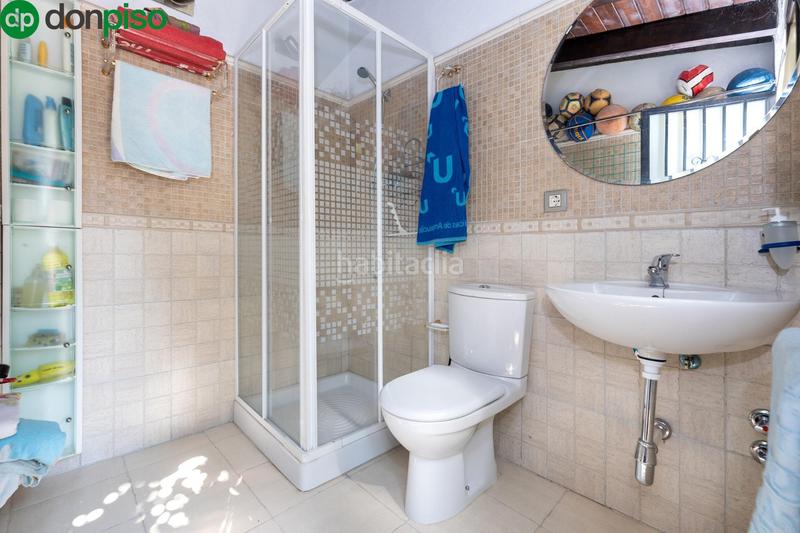 Foto e5994dae-63a2-4c8c-9d7f-6d57418a1f04. Chalet  independiente en el barrio para entrar a vivir! en Monachil