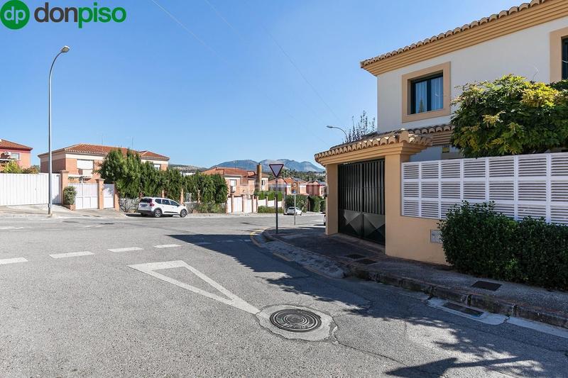 Foto 0d82a81b-974f-47bb-9950-c1c18e93249f. Chalet precioso chalet independiente en el cortijo del aire. en Albolote