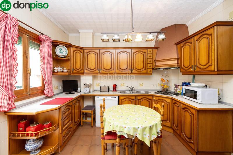 Foto 363d6ce9-ca6b-48a6-b925-92c394fad80d. Casa adosada en Valderrubio