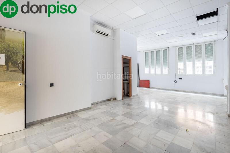 Foto c893eb9e-74b5-403a-b0e6-180fc48e4935. Locale commerciale in Camino de Ronda Granada