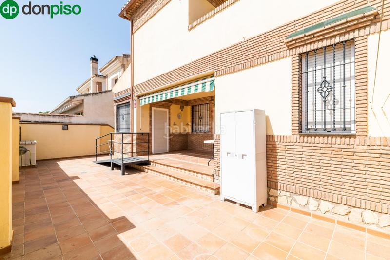 Foto 184b977a-0cae-4ae0-a3b8-b90ccd064b98. Casa pareada en calle mariana pineda 23 espectacular casa en Santa Fe