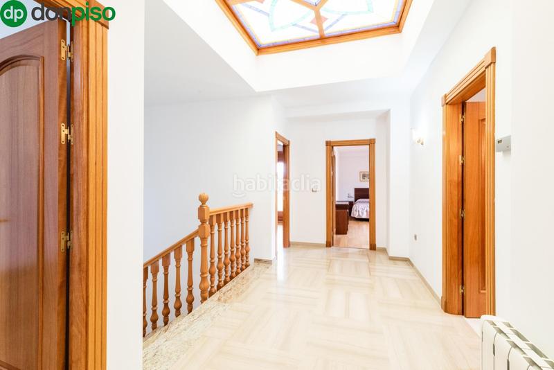 Foto 5459e901-48e6-4dfd-92a0-ed0579be0d2b. Casa pareada en calle mariana pineda 23 espectacular casa en Santa Fe