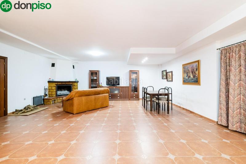 Foto a8b72311-8e6a-4b39-ae90-7263aa336abf. Casa pareada en calle mariana pineda 23 espectacular casa en Santa Fe