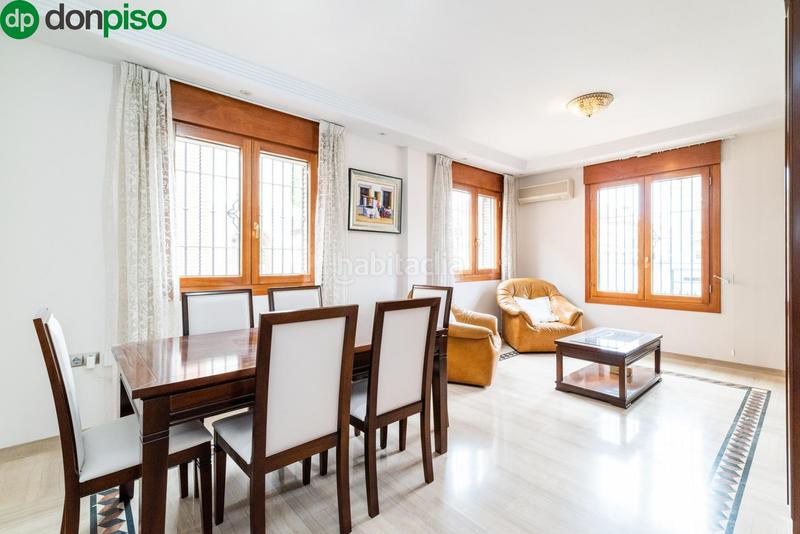 Foto c86ee520-d362-40e5-8436-67a5285086b6. Casa pareada en calle mariana pineda 23 espectacular casa en Santa Fe