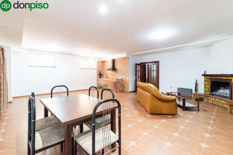 Foto d3eae3d1-dc1a-418e-bee0-783bc7bf3c48. Casa pareada en calle mariana pineda 23 espectacular casa en Santa Fe