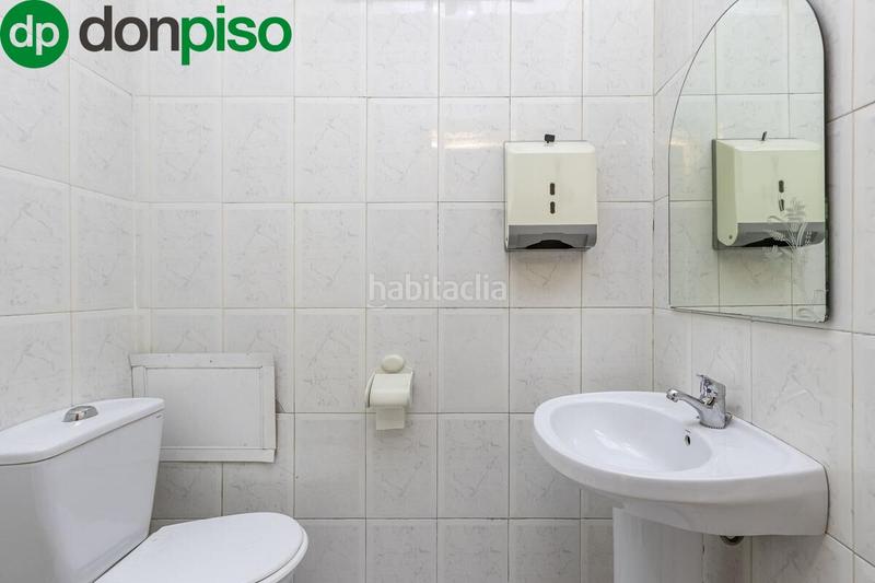 Foto d9141792-ede5-4f35-92e2-fe49302b6954. Locale commerciale in Plaza de Toros Granada