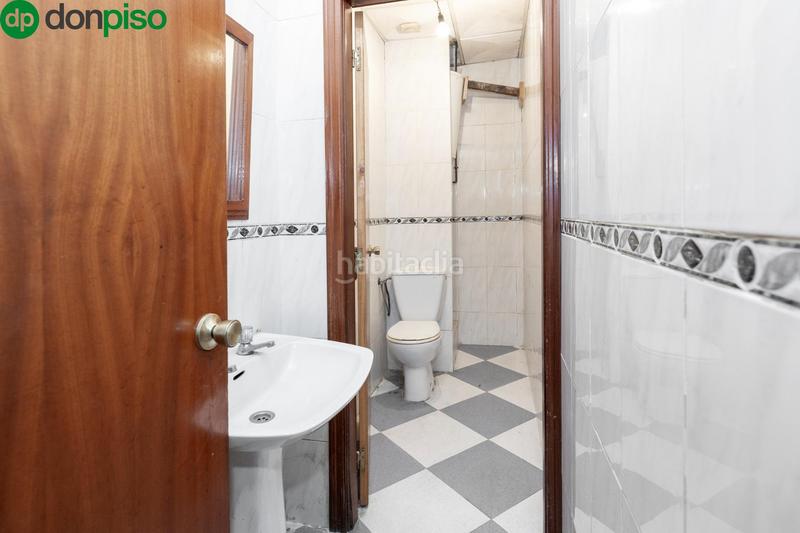 Foto a00c245b-dcde-46a2-bab7-2ba92769d619. Fabrikhalle mit heizung in Atarfe