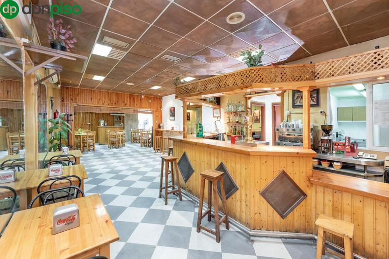 Foto a9c786ea-2d29-4506-9ff0-8a72d1f59df4. Fabrikhalle mit heizung in Atarfe