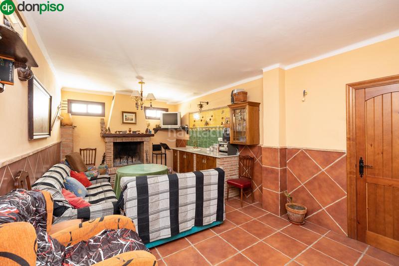 Foto b0687f4a-68a4-4f91-924f-aa5138b73a09. Xalet amb aparcament piscina a Nigüelas