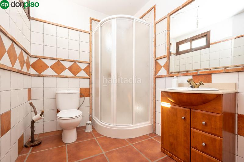 Foto b0fc31a2-f884-438e-b4e6-13af516bb674. Xalet amb aparcament piscina a Nigüelas