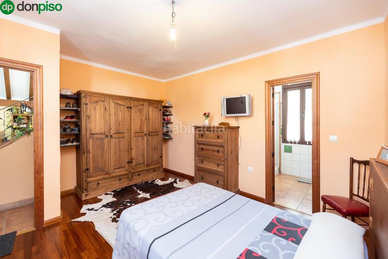 Foto d0776055-8693-4cc3-997f-f41ea41df472. Xalet amb aparcament piscina a Nigüelas