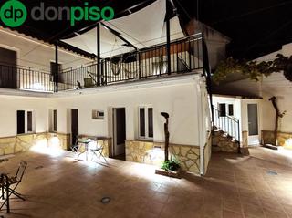 Casa  Plaza obispo reyes. Casa turística con alta rentabilidad asegurada en la zubia.