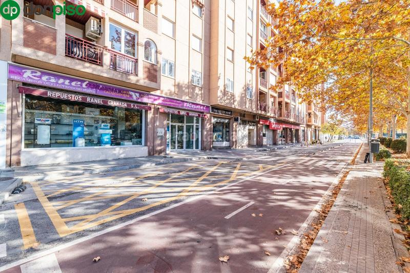 Foto 109c594e-3e80-459b-9e3d-9f21c49c413d. Business premise in calle pdta francisco javier cob 18 in Granada