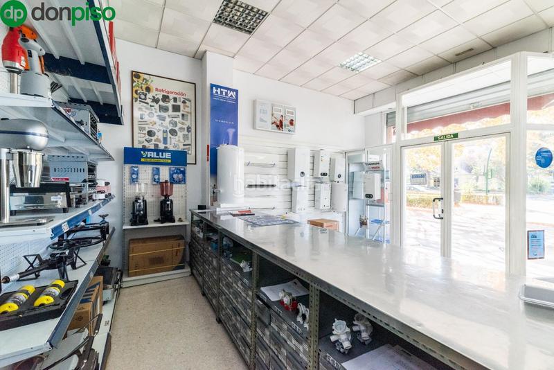 Foto 42b1f894-58de-4b6c-b9e6-bb41acfce971. Business premise in calle pdta francisco javier cob 18 in Granada