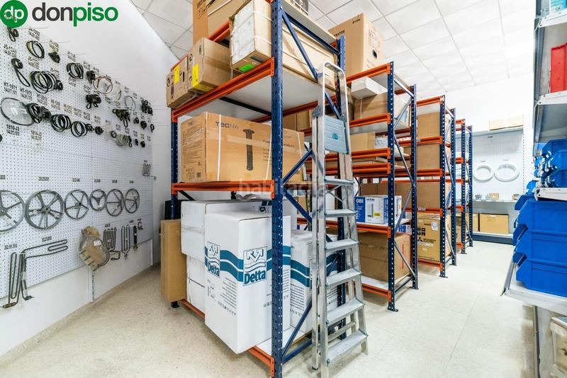 Foto 48590300-f4f9-448e-a3e6-24f296acbc73. Business premise in calle pdta francisco javier cob 18 in Granada