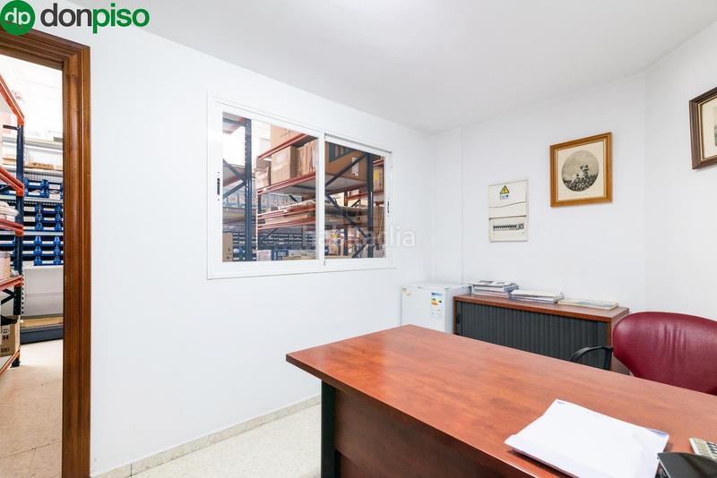 Foto 7eaa2255-4531-4c19-a174-e882d6721506. Business premise in calle pdta francisco javier cob 18 in Granada