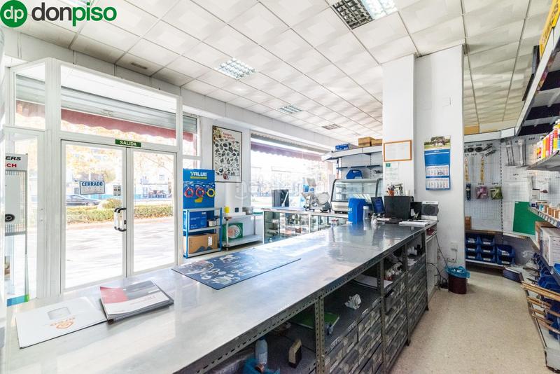Foto ecdfdc44-afc1-421e-af0b-039df99993b9. Business premise in calle pdta francisco javier cob 18 in Granada