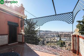 Maison  Paseo de las palmas. Casa en paseo de las palmas  familia o inversores