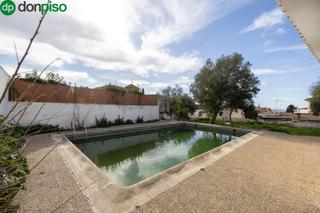 House  Carril de san miguel. Casa en planta baja con terreno en albaycín