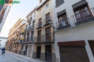 Casa  Calle conde de las infantas. Edificio, oportunidad junto a plaza trinidad