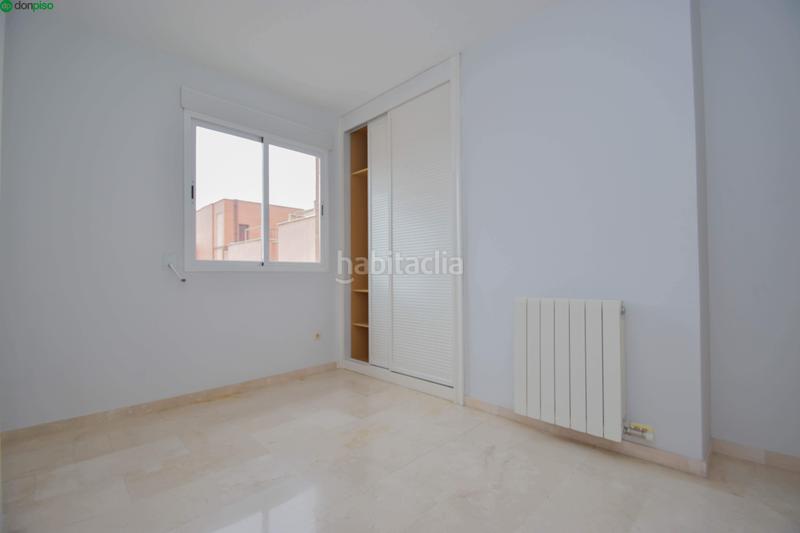Foto 116bd3f9-6fa9-469f-8238-7579dd0c9465. Penthouse with heating parking in Camino de los Neveros - Serrallo Granada