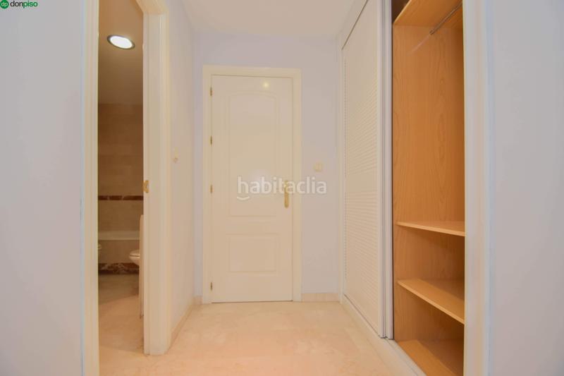 Foto 6b74704d-1530-4d3f-9d1e-58ccb476f78a. Penthouse with heating parking in Camino de los Neveros - Serrallo Granada