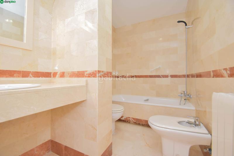 Foto d29a1d02-db02-4f13-a18c-6acb62e4f728. Penthouse with heating parking in Camino de los Neveros - Serrallo Granada