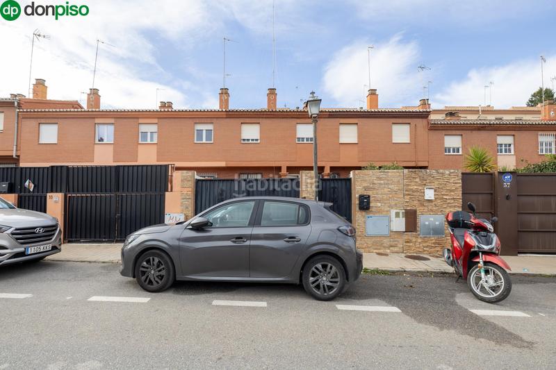 Foto 4e7a6e77-0bab-45a5-b5df-572b8a1045ca. Casa pareada tu hogar ideal luz, espacio y tranquilidad en Huétor Vega