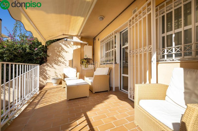 Foto 0e8cf354-a982-4cfa-bd5f-2c2ca1a971b3. Casa adosada espectacular casa ubicada en el exclusivo barrio de albayda, diseñada con una distribución funcional en Granada