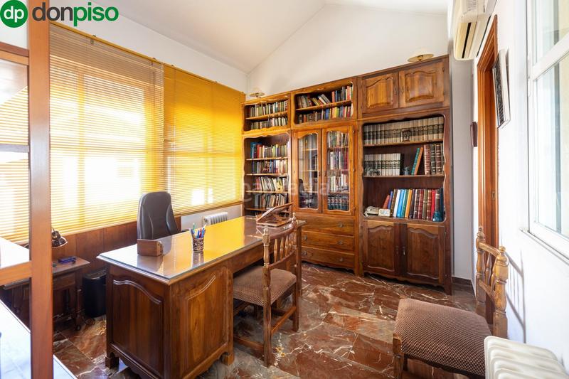 Foto 9bd4240a-e87f-49ad-a896-1ac518e900e6. Casa adosada espectacular casa ubicada en el exclusivo barrio de albayda, diseñada con una distribución funcional en Granada