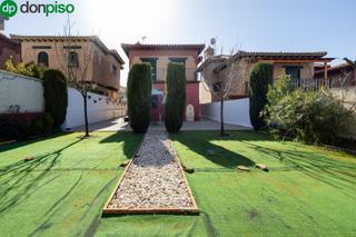 Xalet  Avenida luis javier. Chalet independiente de 4 dormitorios en nuevo jun. seminuevo