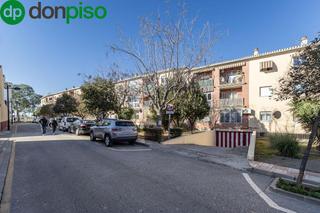 Aparcament cotxe  Calle del laurel. Amplio garaje cerrado en armilla