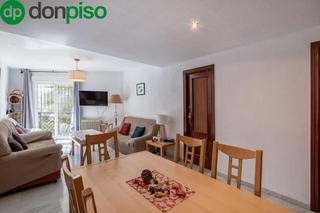 Piso  Calle guarnon. Fantastico piso de 7 habitaciones en bola de oro!!