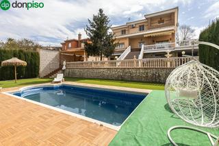 Xalet  Calle alhambra. Gran chalet independiente en lachar