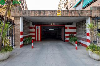 Aparcament cotxe a Avenida andalucia 5. Estupenda plaza doble cerrada
