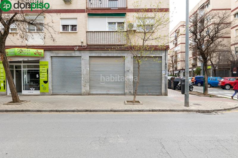 Foto 08577ccc-8756-4492-9ca4-407b08c4127f. Local comercial a calle calle del profesor manuel garzón pareja a Granada