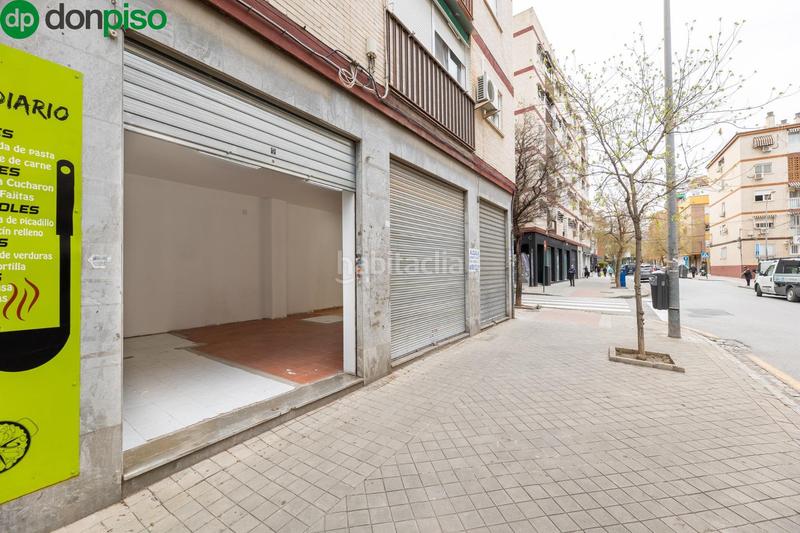 Foto 0f67ebde-4a56-4a34-ba20-d49c939621ad. Local comercial a calle calle del profesor manuel garzón pareja a Granada