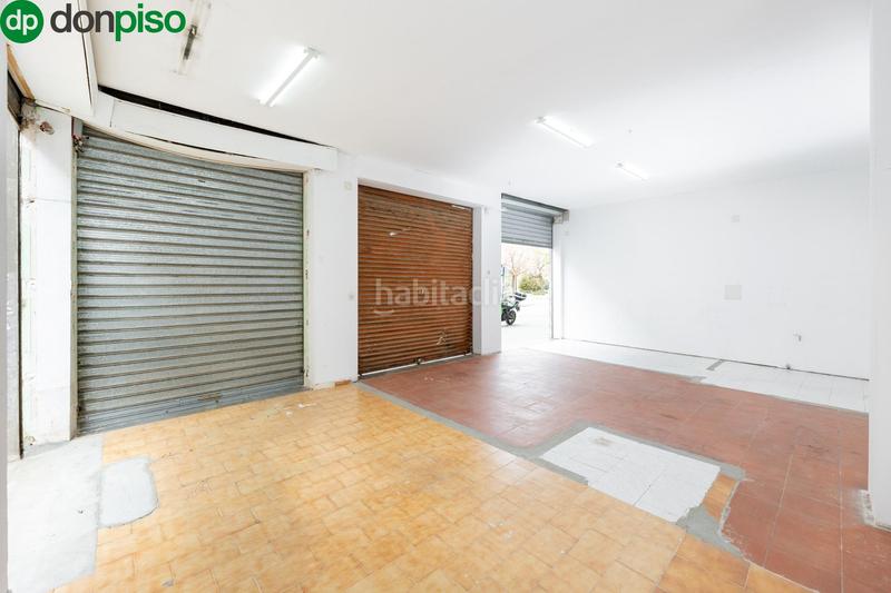 Foto 974b156f-5f7e-4fc0-a257-da7ae4dec20b. Local comercial a calle calle del profesor manuel garzón pareja a Granada