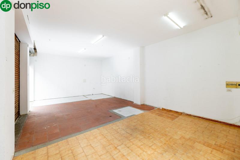 Foto ac0500fd-5762-4234-9a91-13f5ff770824. Local comercial a calle calle del profesor manuel garzón pareja a Granada