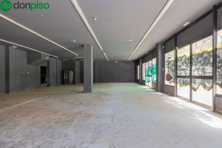 Geschäftsraum  Camino de ronda. Amplio local comercial en camino de ronda