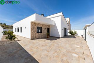 Xalet  Calle puntal siete lagunas. Villa de diseño en cañadas del parque