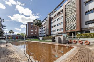 Pis en Avenida de la investigacion 8. Magnfico piso con altas calidades con piscina, plaza de garaje