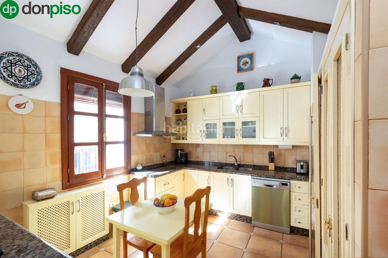 Foto 260b4a85-e3e4-4759-b890-a45c449b8394. Casa gran casa en albaicín bajo. en Barrio de Albaicín Granada