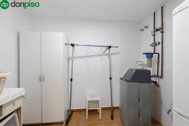 Foto 2ab70d21-ceb2-4916-94a7-557fddeab730. Casa en ramon j.sender 1 el hogar que estabas buscando!!! aquí está!!! en la zubia. en Zubia (La)